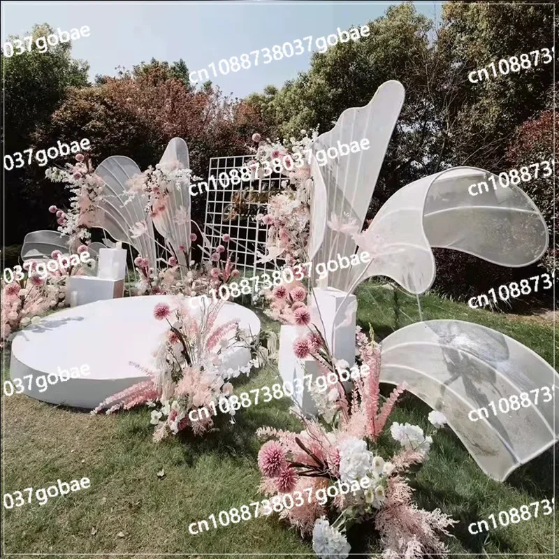 Artificial Design Stage Background of Large Golden Petal Background for Garden Wedding