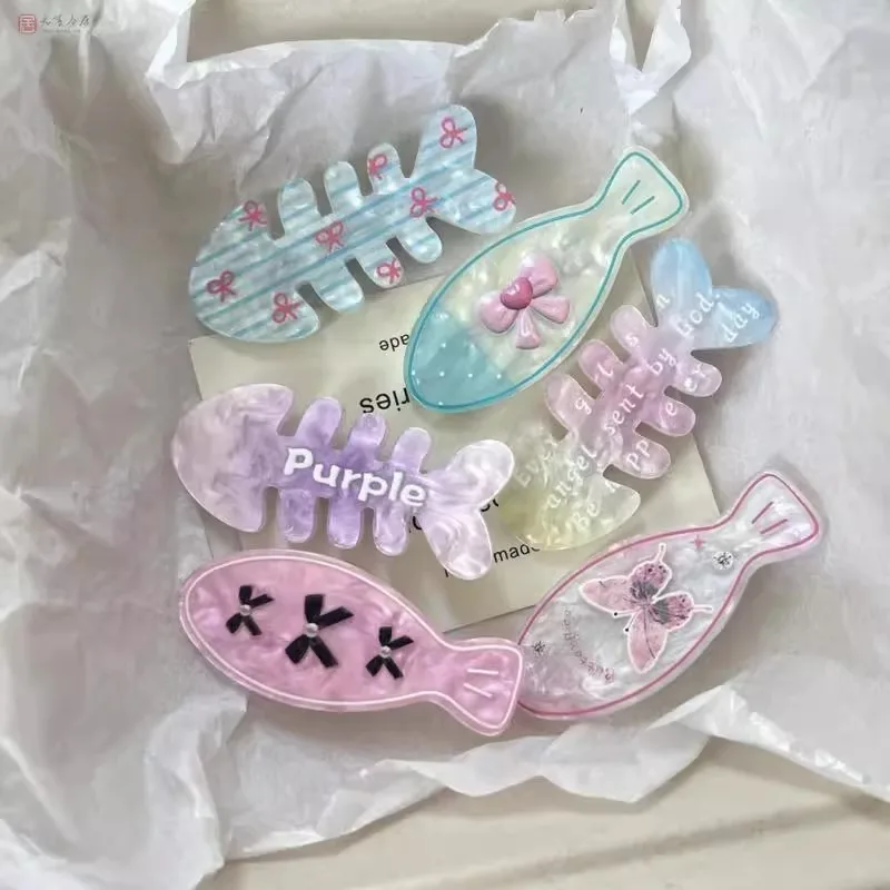 

Adorable Gradient Pink Fish Hair Clip Fashionable Hair Accessory for Girls Sweet Fishbone Hair Clip for Young Women