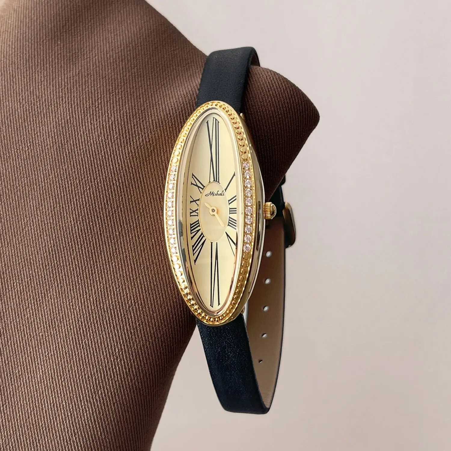 Nowe Retro Luksusowe Marki Oryginalny Zegarek Damski Eleganckie Diamentowe Inkrustacje Owalna Tarcza Skórzany Pasek Kwarcowy Zegarek Damski Prezent