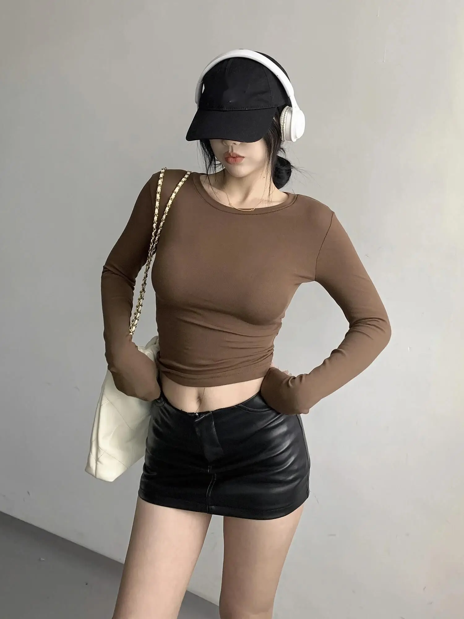 American Style Solid Long Sleeved Round Neck T-shirt Women 2024 Autumn/winter New Style Cinching Waist Slim Short Top D558