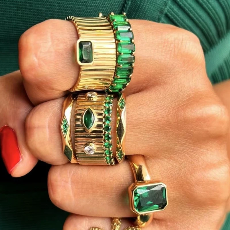 Vintage Eye Shaped Green Zircon Ring for Women Stainless Steel Gear Surface Ring Party Jewelry