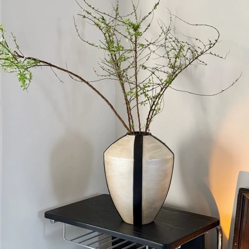 Medieval French light luxury vase, model room, living room, dining table, niche art, decorative handicraft ornaments