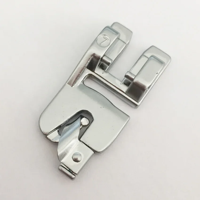 Pfaff 좁은 롤 밑단 발, 3mm 820249096 98-694873-00