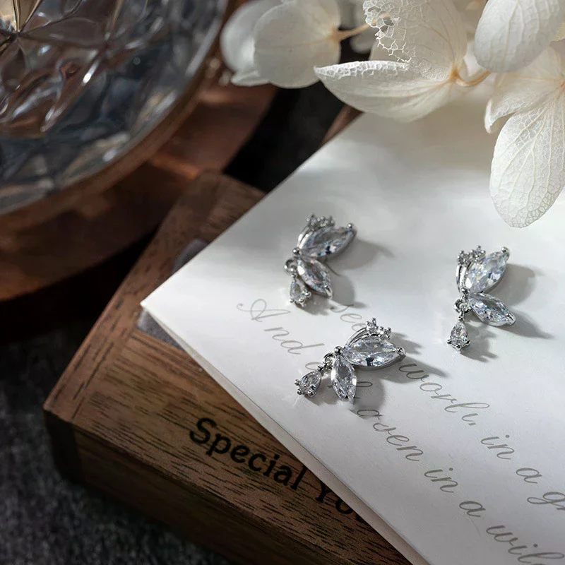 2 قطعة ثلاثية الأبعاد فراشة مسمار سحر مجموعة الزركون الشارات DIY مسمار الفن مانيكير اكسسوارات صالون المجوهرات ﻿