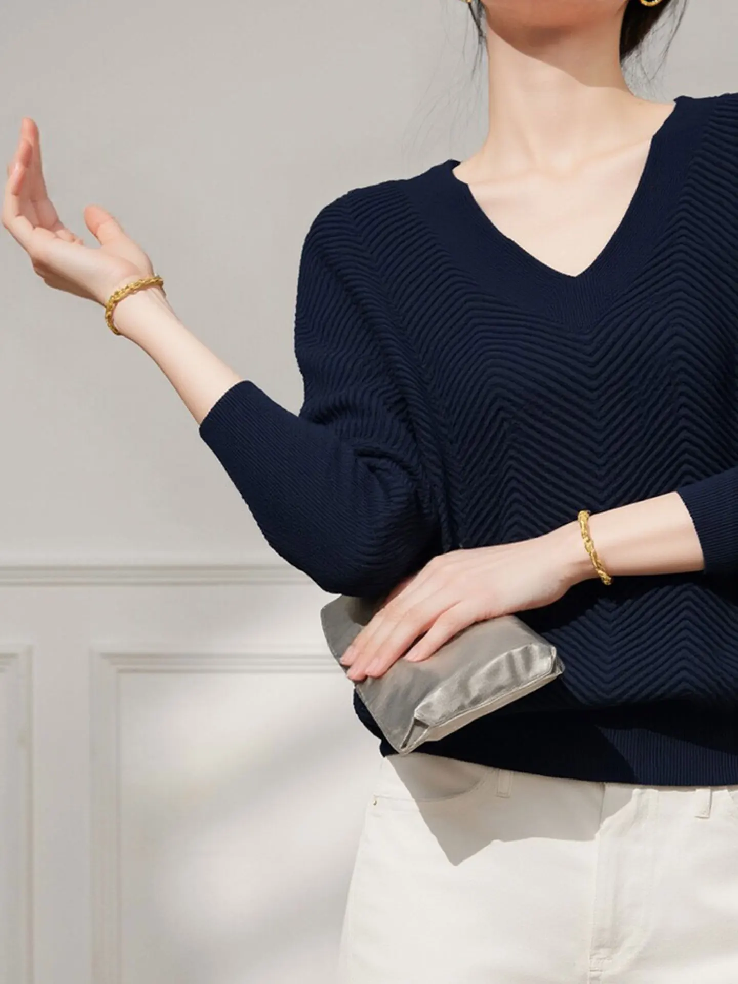 

Женский свитер Ele V-Ne Long Sve Knitwear: однотонный, свободный крой, универсальный, в стиле lazy chic, весенний, повседневный топ