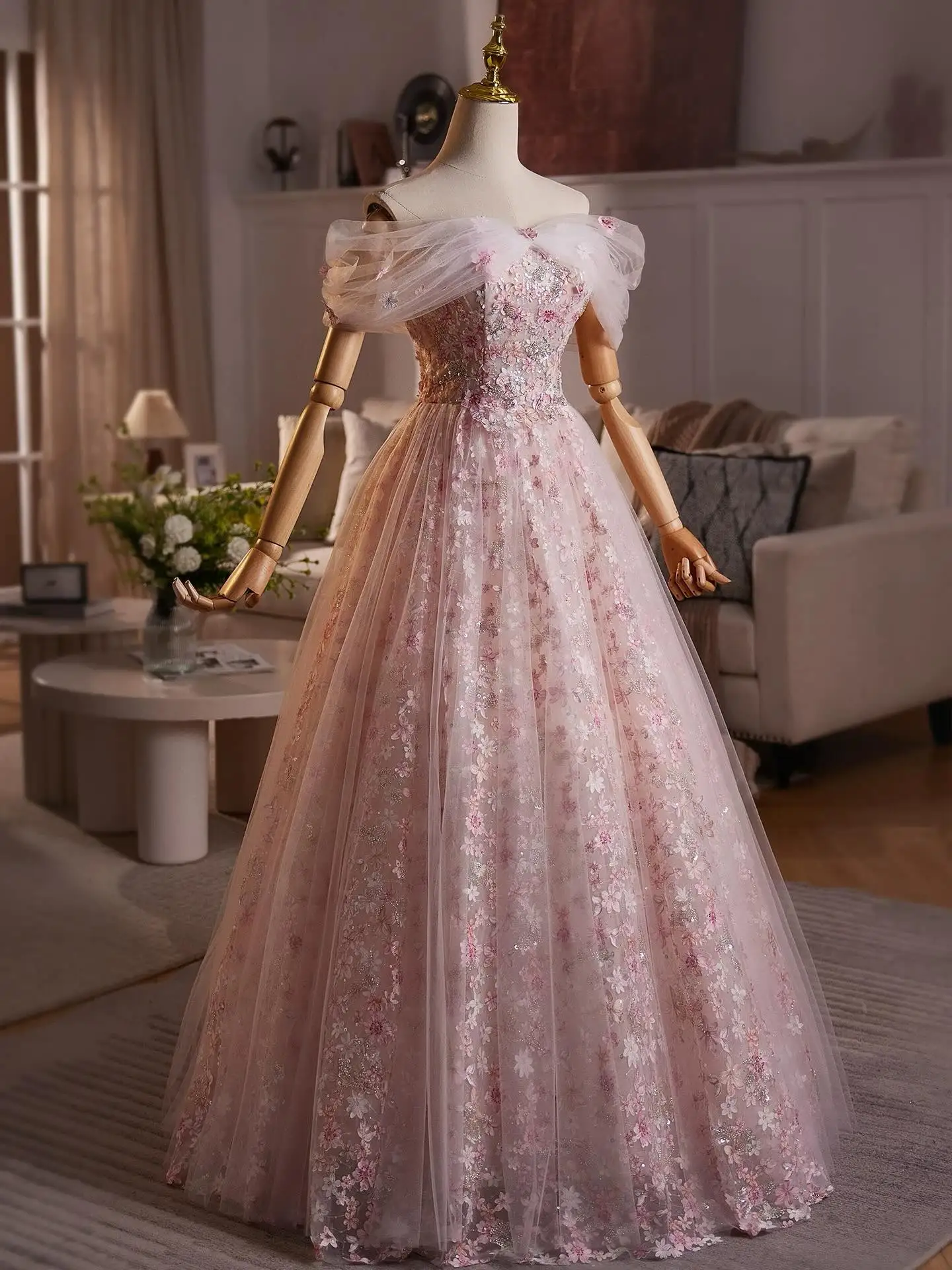 

Customized Floral Appliques Off Shoulder Ball Gown For Women Beaded Tulle Lace Up Back Formal Prom Evening Dress New Design