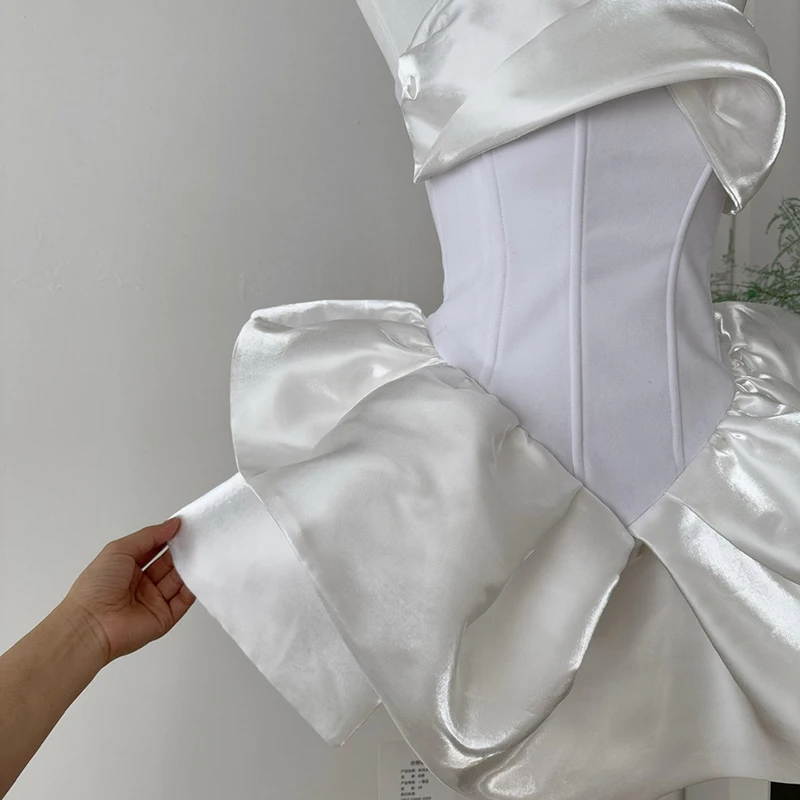 Elegante fora do ombro vestido branco de luxo sem alças em camadas plissado mini vestido festa à noite espinha de peixe vestido curto vestidos mujer