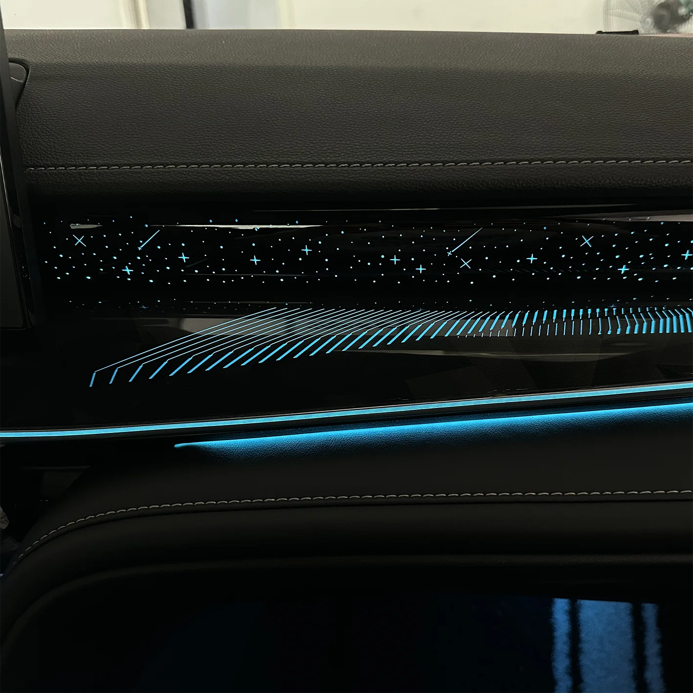 Suitable for 24-25  9th Generation Camry Dynamic Ambient Lights (Starry Sky Mold Model) 26 Lights