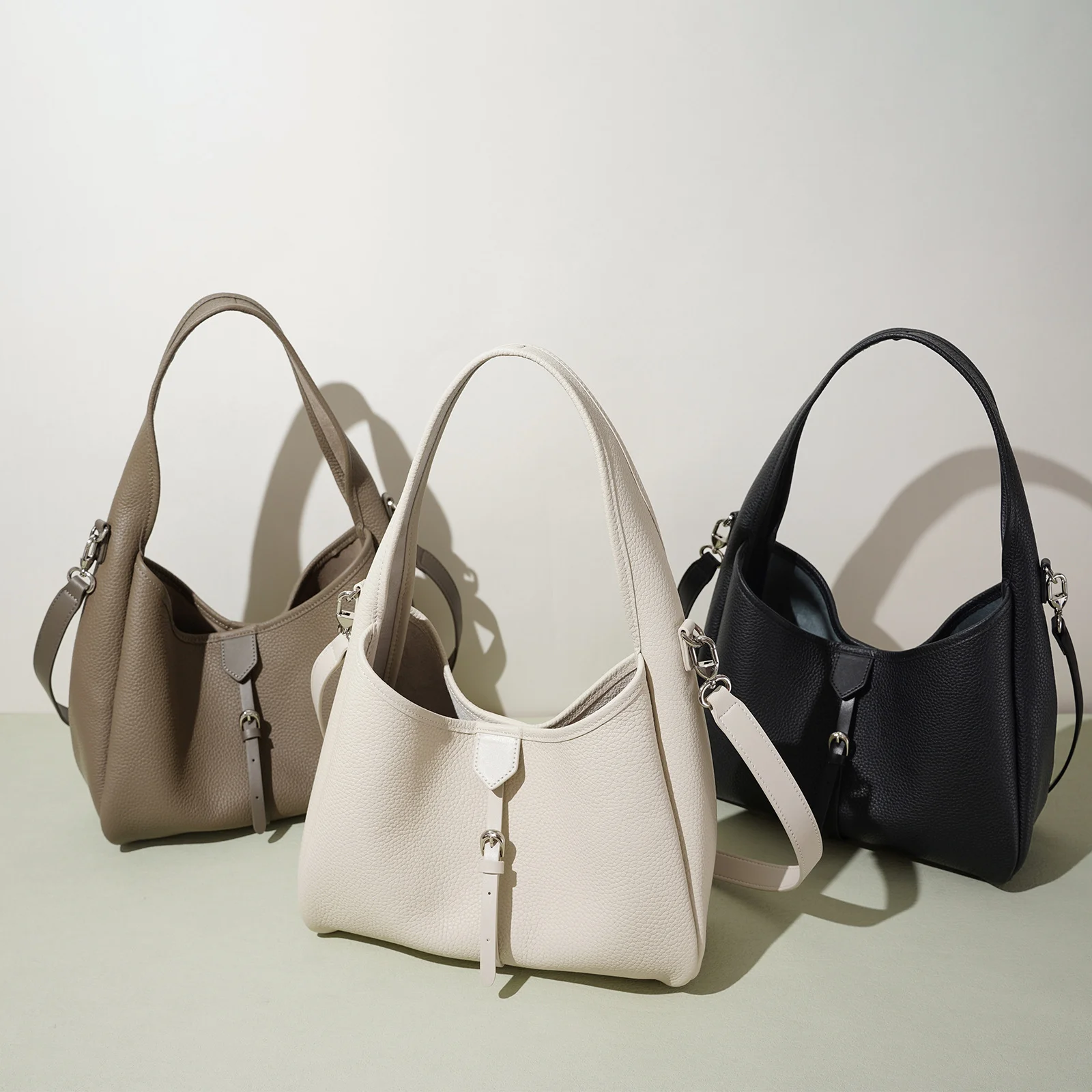 

Early Spring Fashion Minimalist Single Shoulder Crossbody Bag Niche Design Versatile Genuine Leather Bucket Handbag for Women