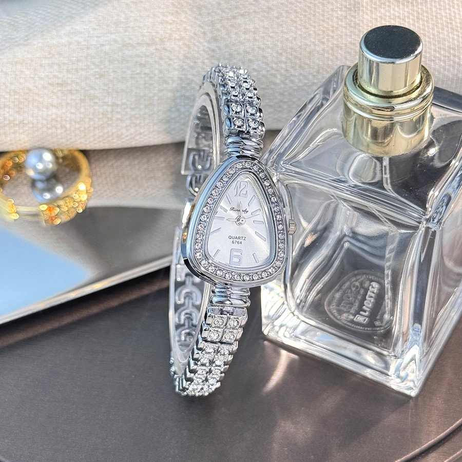 المرأة الماس مجموعة Snakehead سبيكة حالة الشمس شريط شريط مقياس الماس مجموعة غرامة سوار ساعة كوارتز ساعة نسائية فاخرة