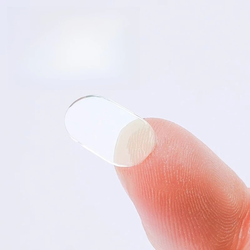 Podstawa figurki z blind boxu jest mocowana przez przezroczysty, wysokowiskozyczny, dwustronny klej nano dozujący się bez śladów.