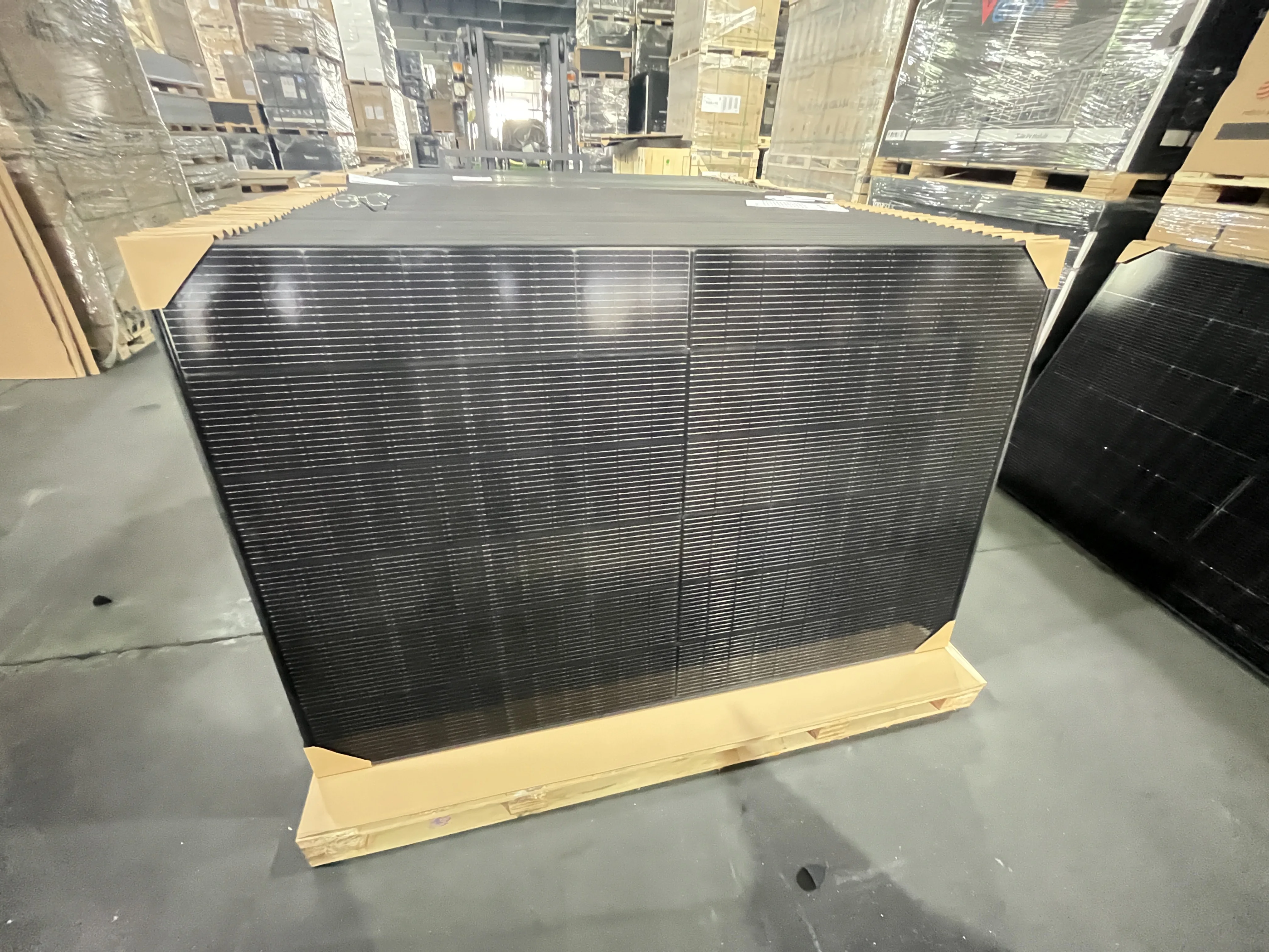 USA HZ Energy Half Cell N-Type 400W 440W Panneau solaire tout noir en stock Entrepôt américain disponible