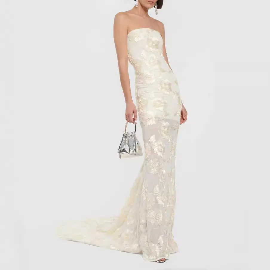 Ele Par Holiday Str…