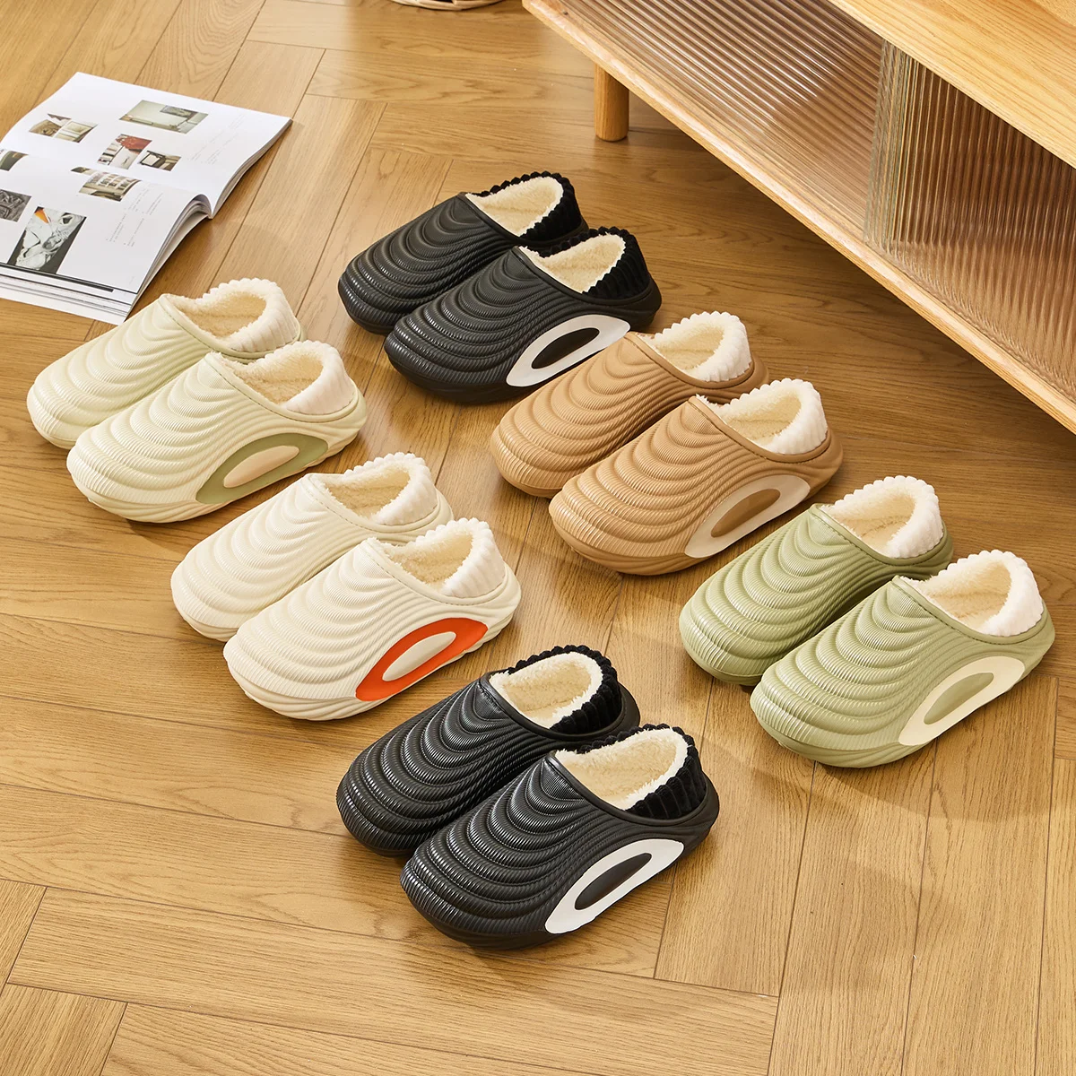 TZLDN Chinelos femininos quentes de inverno com desenho de ovelha, bico fechado, antiderrapante, sapatos de casa peludos, chinelos de pelúcia para quarto interno
