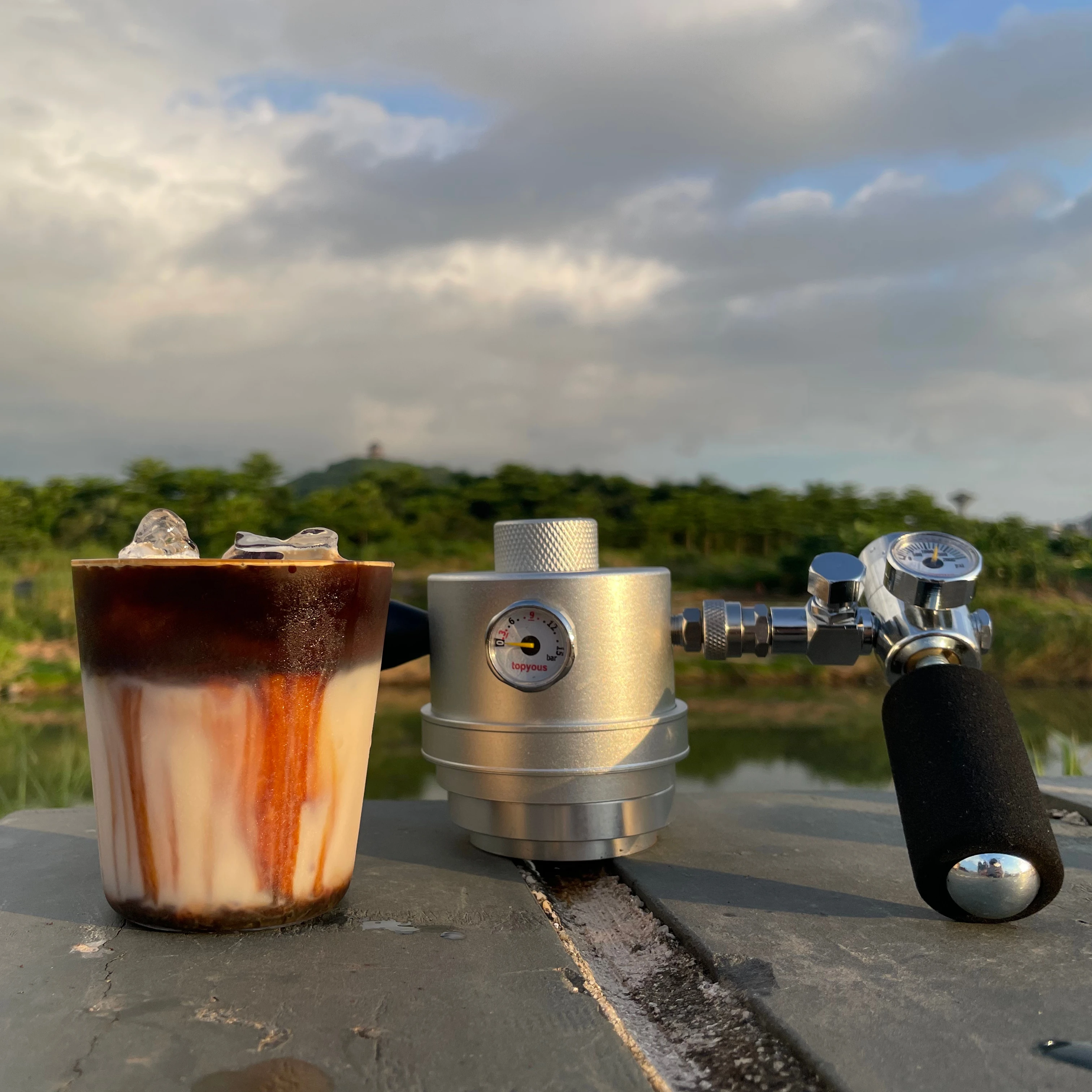 Wholesale Aluminum Pneumatic Coffee Machine Portable Extraction Manual Espresso Machine Modern Square Design