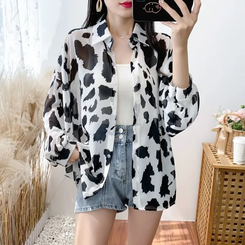 2023 New Summer Fashion Retro Loose Relaxed Leopard Print Long Sleeve Sunscreen Temperament Ice Silk Long Sleeve Oversize Shirt