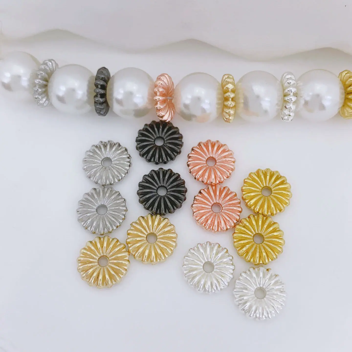 

20pcs Copper Gold Plated Chrysanthemum Spacer Beads Diy Pearl Bracelet Necklace Accessories Jewelry Making Materials Wholesale