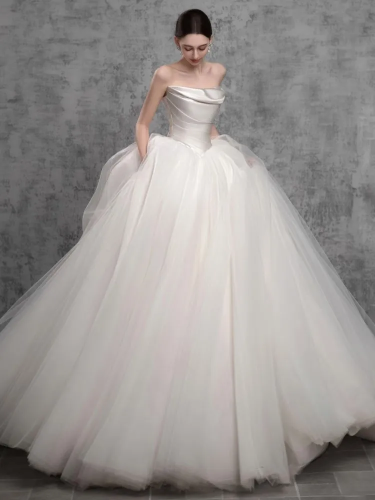 

A new cross-sectional mesh strapless simple and dreamy long dress with drawstring