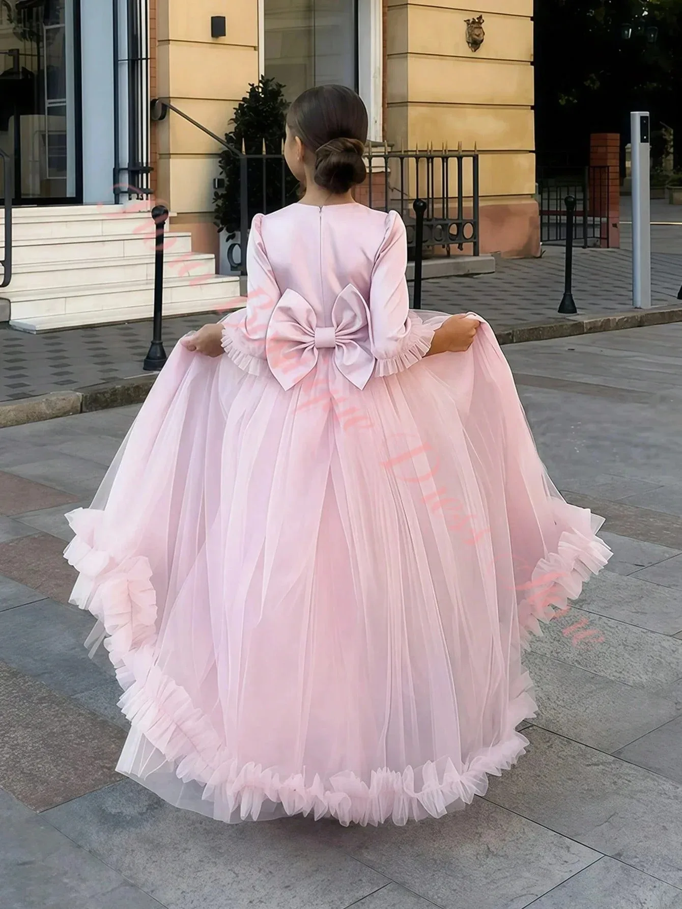Maßgeschneidertes rosa Blumenmädchenkleid für Hochzeiten, halbe Ärmel mit Schleife, O-Ausschnitt, Kindergeburtstagsfeier, Erstkommunion, Festkleid – Detail 2