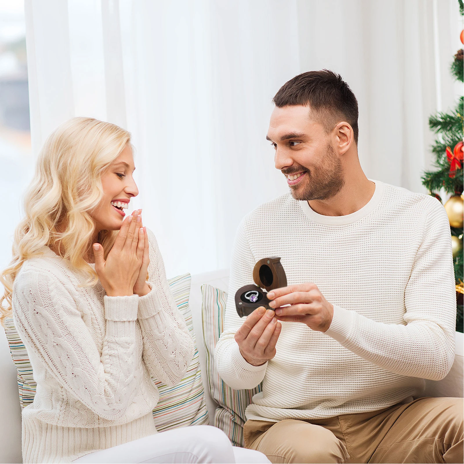 

Изысканная деревянная коробка для колец в форме сердца, обручальный чехол, держатель для ювелирных изделий для свадебного предложения, подарочные коробки для колец