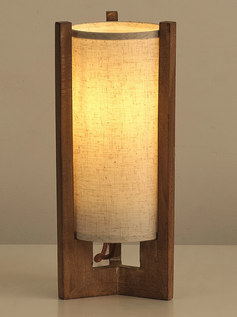 American retro bedroom table lamp, simple and atmospheric, French medieval creative solid wood living room, master bedroom, beds