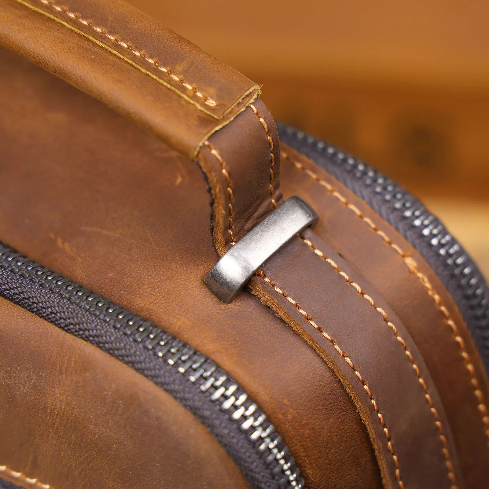 Vintage Leder-Umhängetasche für Herren, Lässige Crossbody-Tasche, Herren-Schultertasche aus Crazy-Horse-Leder, Handgefertigt – Detail 20