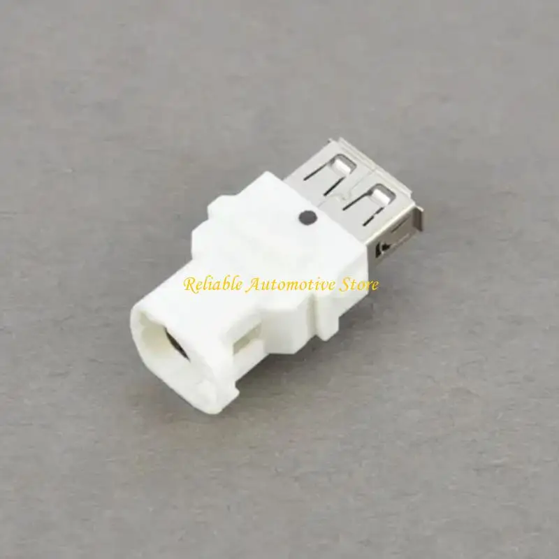 M68B 84109390501 Reliable USB Car Adapter For F32 F82 With Enhanced Stability