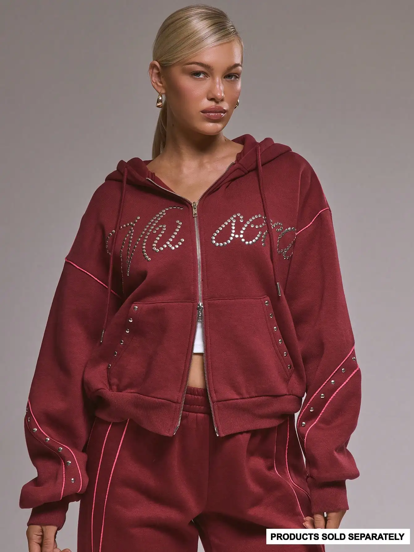 

Бордовая толстовка оверсайз на молнии с заклепками и розовой отделкой, свободный крой