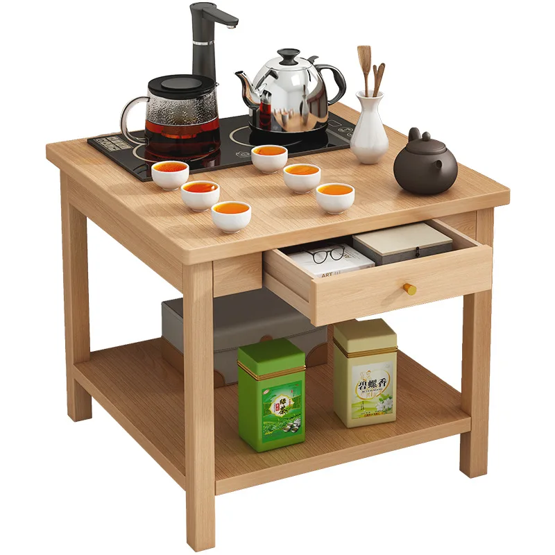 

Боковая часть домашней гостиной, бревенчатый ветер, диван, небольшой столик, боковой шкаф, простой чайный шкаф, балкон, небольшой чайный столик