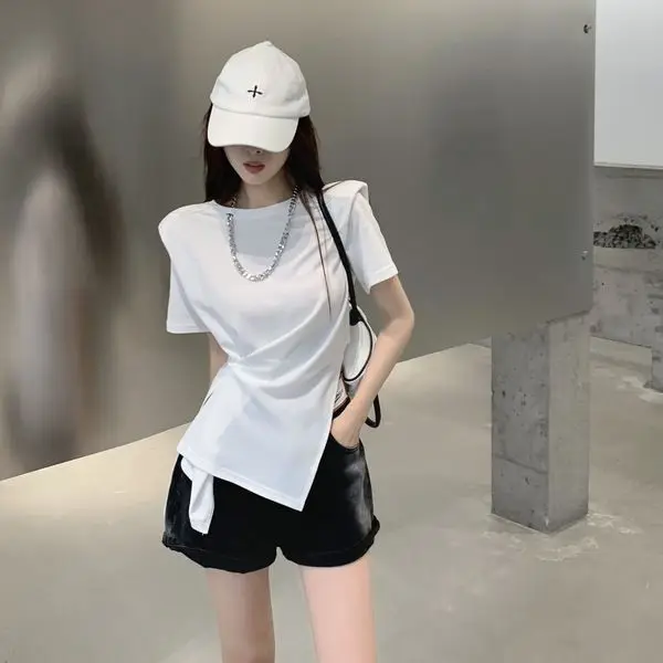 Korean Elegant T-Shirt for Women Vintage O-Neck Design Sensibility Irregular Side Slit Short Sleeves Shirts Summer New Y2k Top
