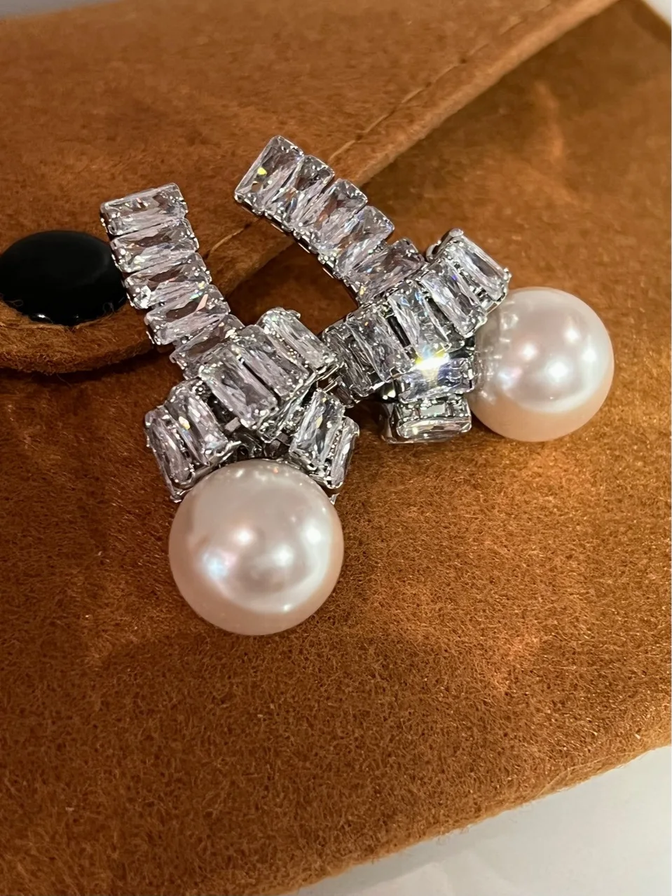 Brass Rhinestoned Faux Pearl Earring Women Jewelry Punk Designer Runway Rare Simply Gown Boho Japan Korean