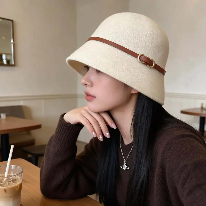 Women's Autumn and Winter Gentle Style Knitted Fisherman Bucket Hat with Figure-Eight Buckle Decoration, Short Brim for Face-Shading and Slimming Effect, Suitable for Daily Commuting, Shopping, Travel, and Keeping Warm