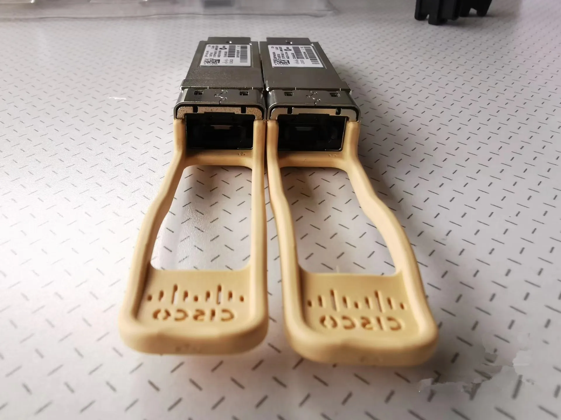 Módulo QSFP 40G Transceptor Cis-co QSFP-40G-SR4 102672-02 MPO Interface 40G QSFP Fibra Óptica Módulo de Rede