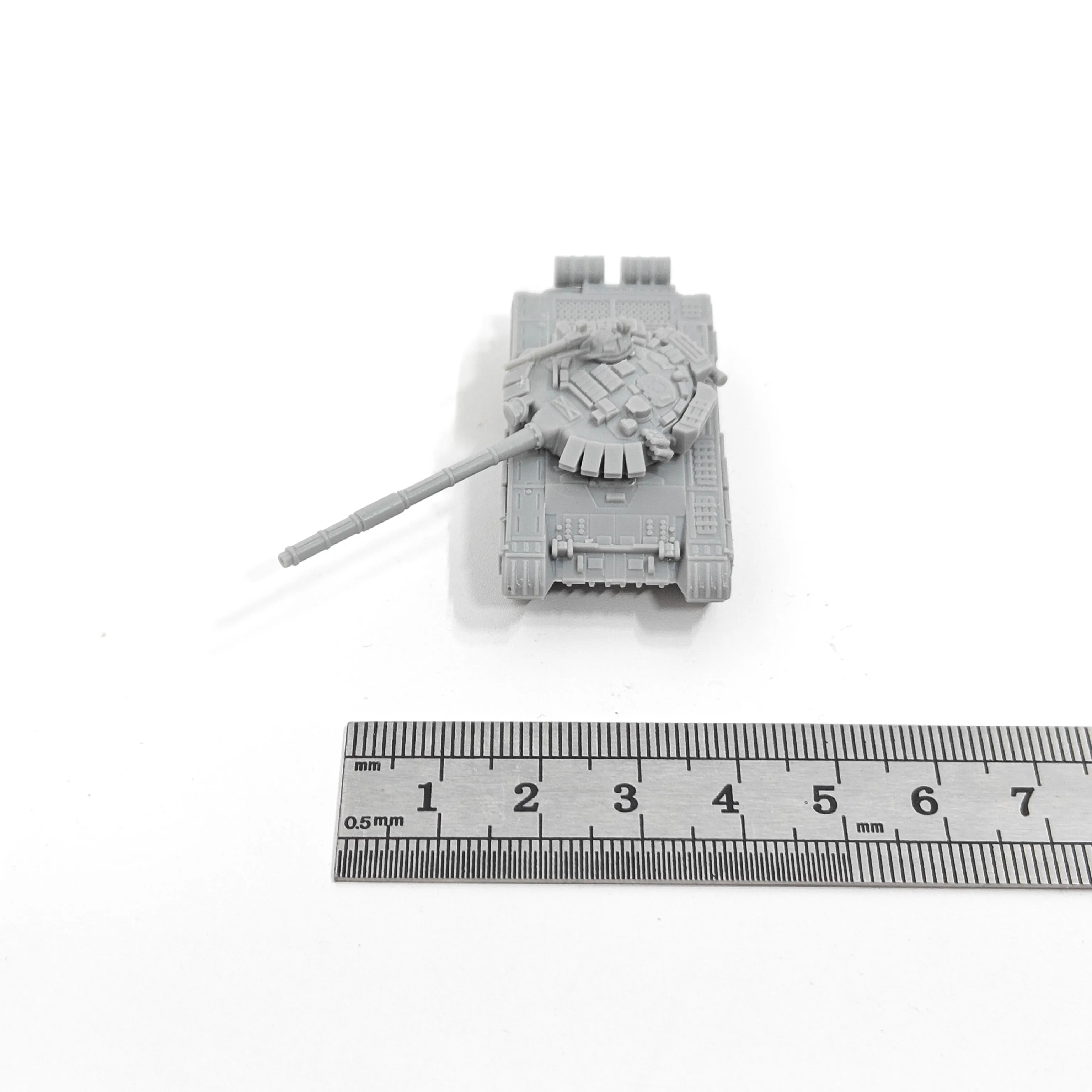 T-72BM 주력전차 1/144 스케일 모델 키트