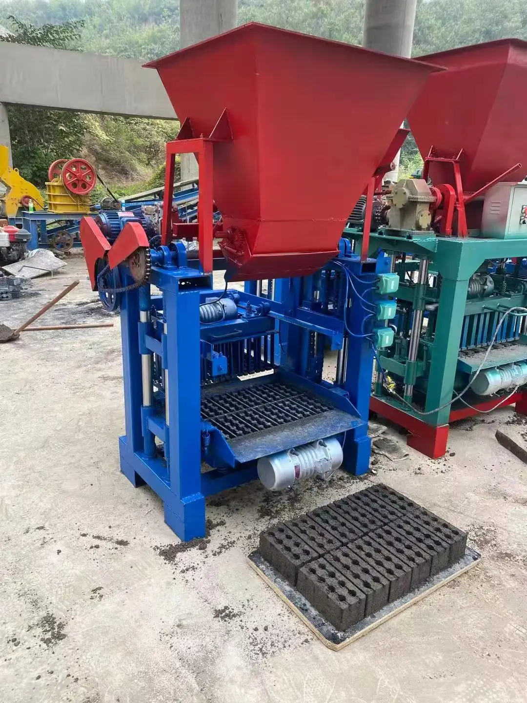 Brick Making Machinery Concrete Block Making Machine Small Mobile Brick Block Maker Machine