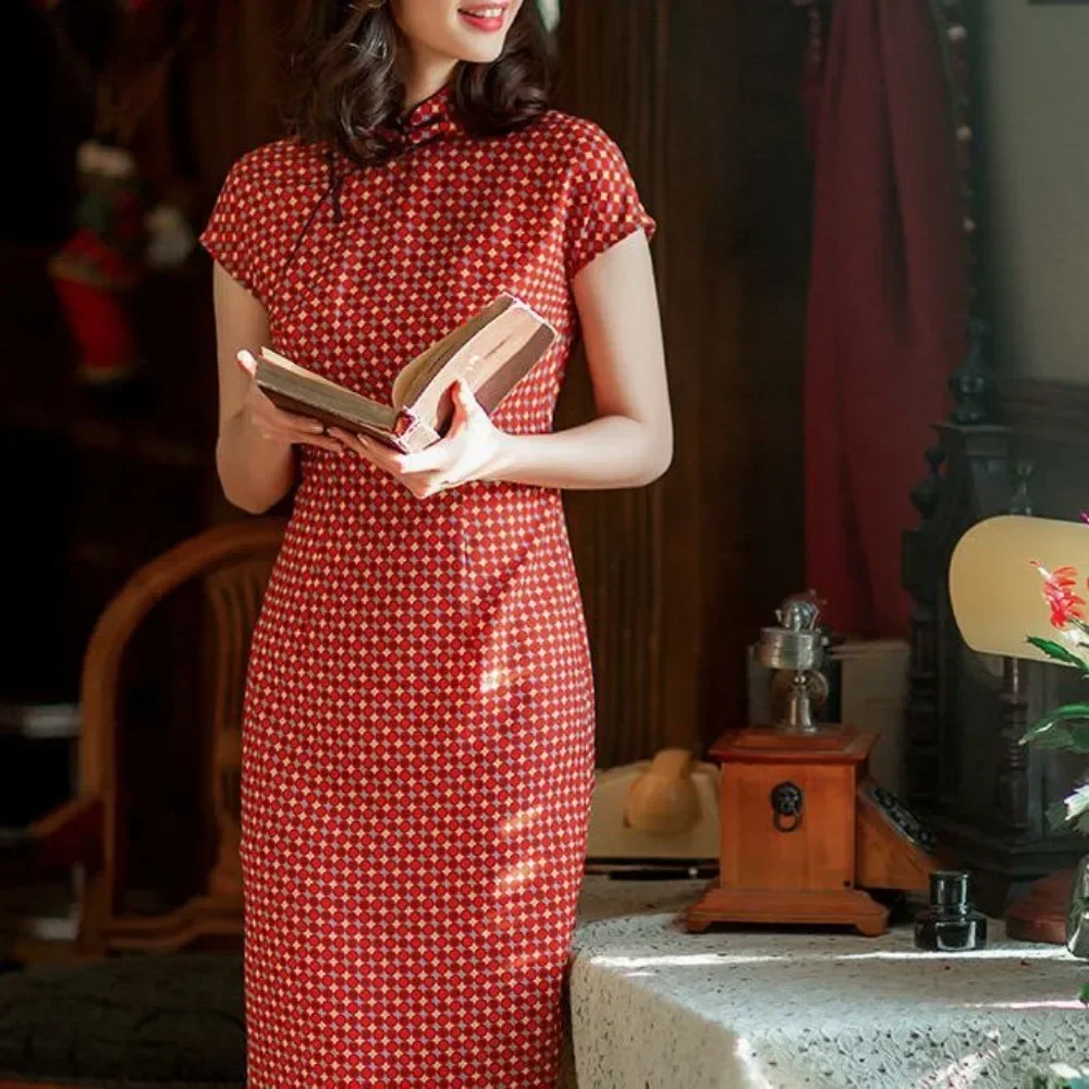 Novo vestido xadrez vermelho feminino chinês nova edição melhorada para meninas e jovens qipao comprimento médio 2025 primavera/verão cheongsam