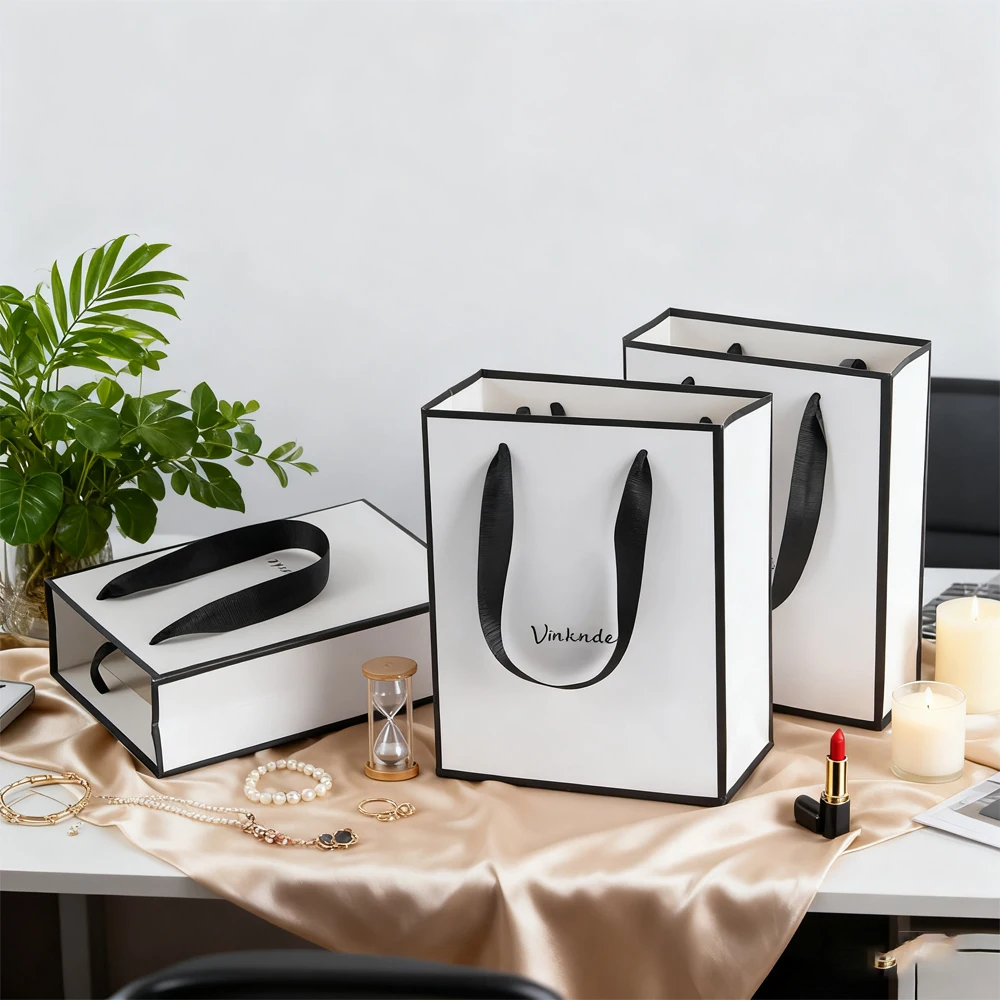 

100pcs White Black Paper Tote Bag Girls Party Gift Packaging Bags Christmas Wedding Birthday Supplies Kids Favors Candy Sack