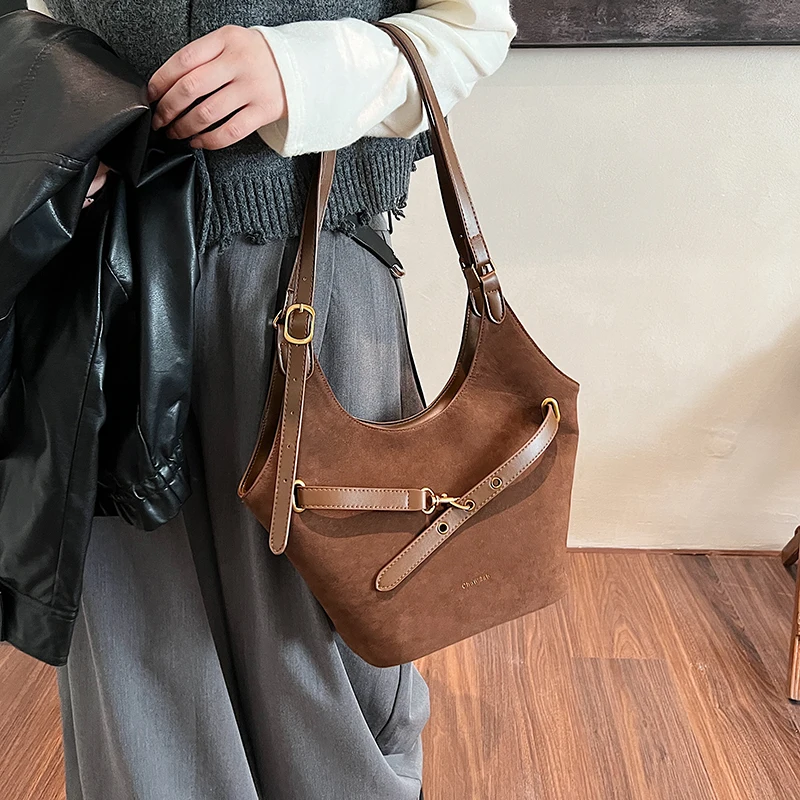 

Suede Tote Bag for Women Hobo Handbag Large Capacity Large Shoulder Purse Zipper Suede Slouchy Bag for Shopping Travel