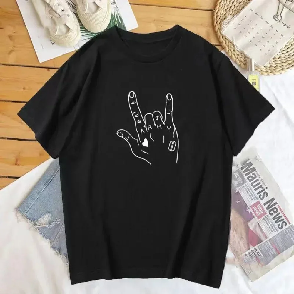 

Men Sumemr Pritn Kpop Korean fashion Clothing Sweatshirt anime streetwear Top Jungkook Hand Tattoos Graphic Tee T-Shirt