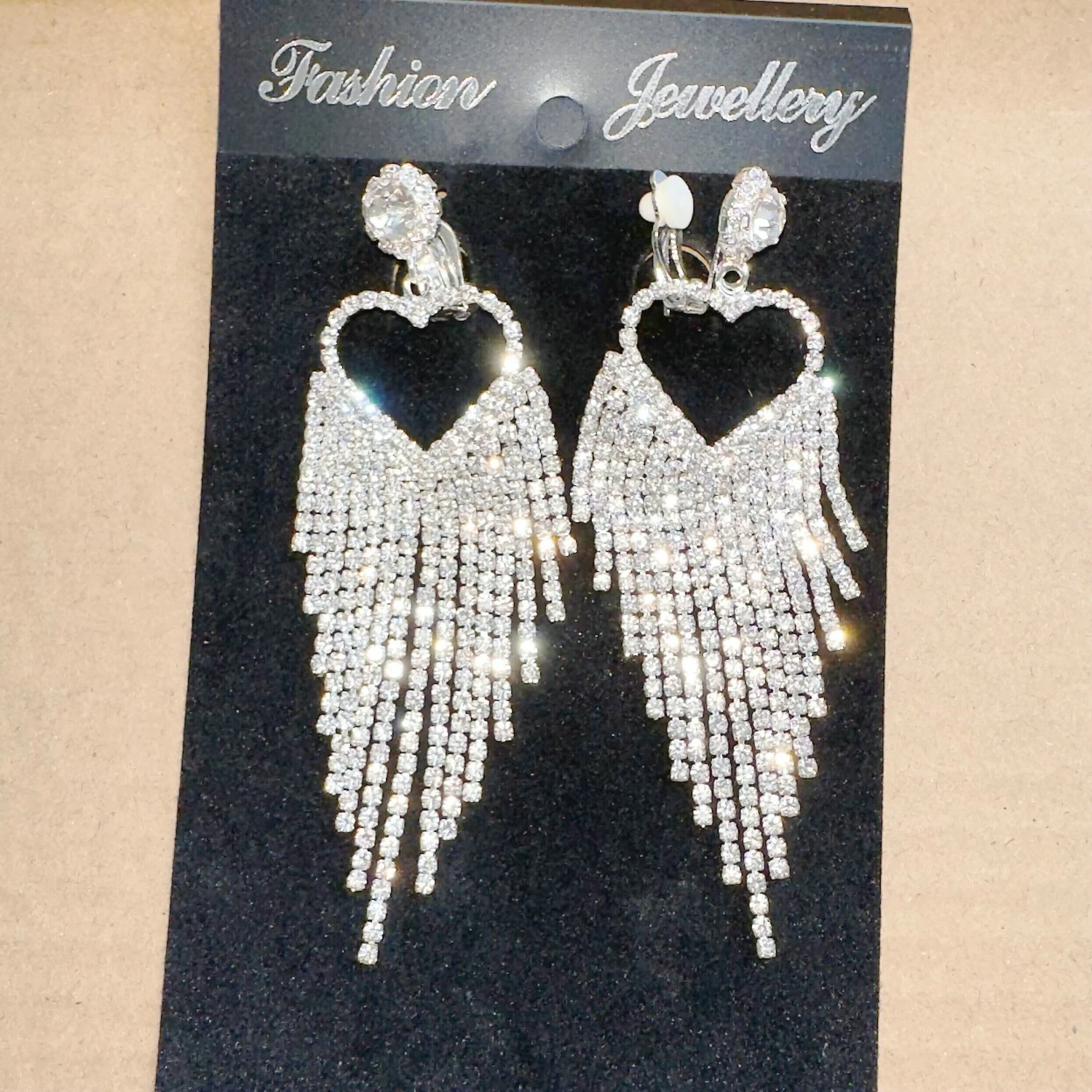 Orecchini: La Scelta Perfetta per Eventi Speciali e Giornate di Lusso