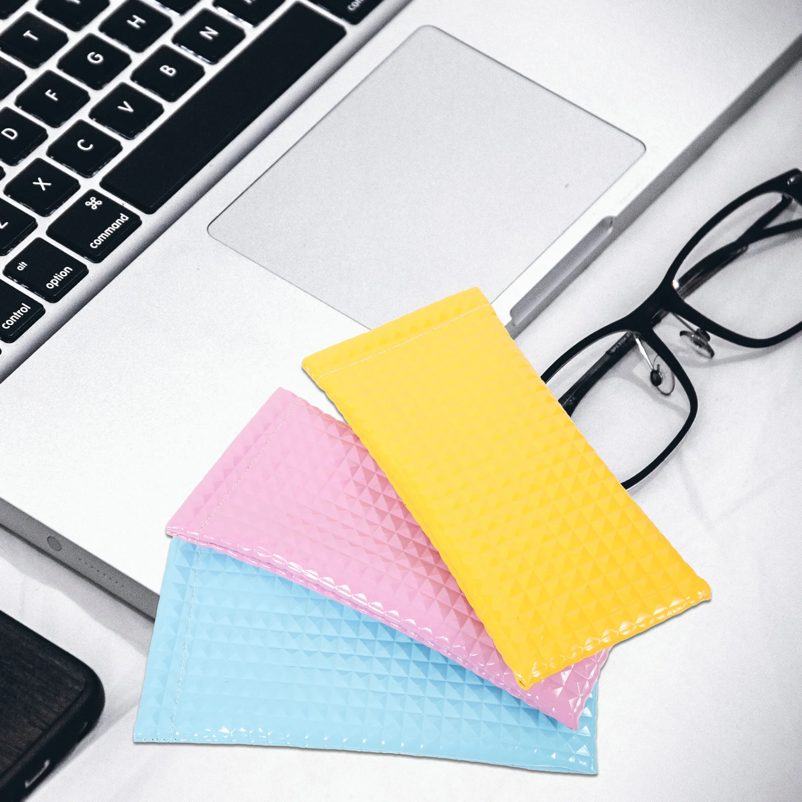 

3Pcs Glasses Bag Simple Fashion Eyeglasses Pouch Wear-Resistant Protection Pouches for Sunglasses and Small Gadgets Lightweight