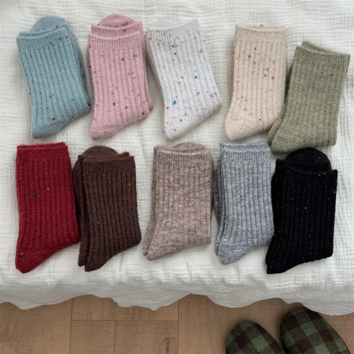 

Ins модные осенне-зимние серые шерстяные носки средней длины, женские утолщенные теплые носки с милым рисунком маленькой собаки