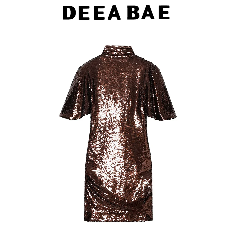 เดียบาเอ 2025 ฤดูหนาว แฟชั่นใหม่สำหรับผู้หญิง สไตล์สลิม กระชับสัดส่วน ชุดเดรสสั้นแขนสั้นประดับลูกปัด