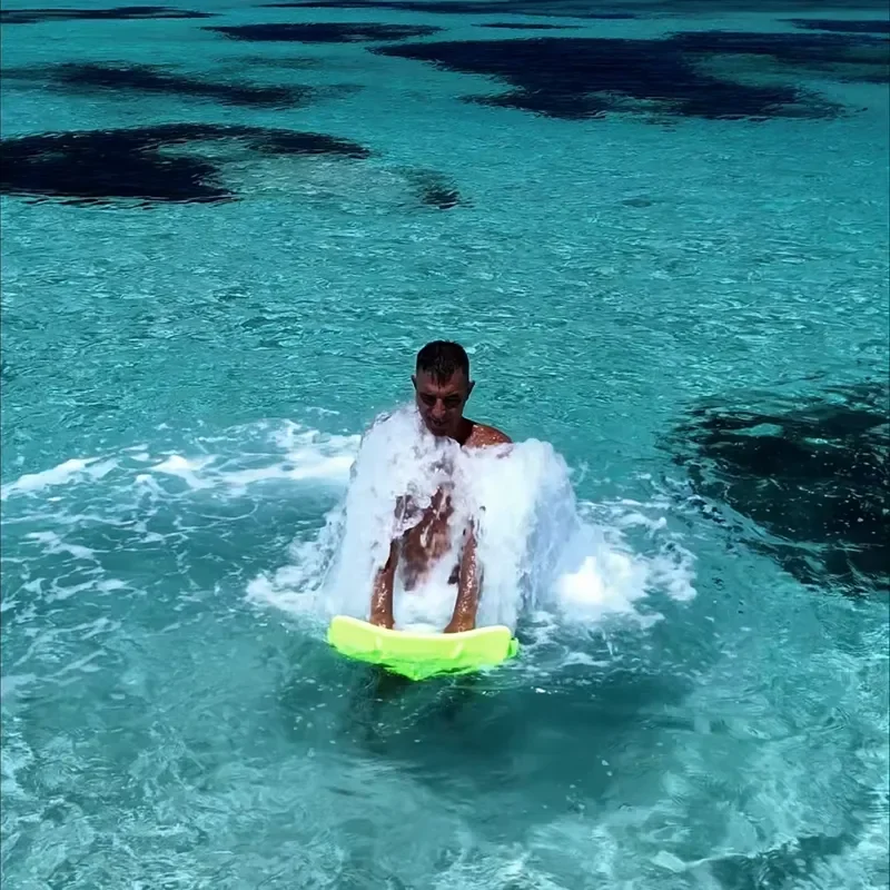 Hands Free Electric Underwater Scooter Seabob Water Sports Diving Gear for Divers CE ROHS MSDS Certified OEM ODM Available