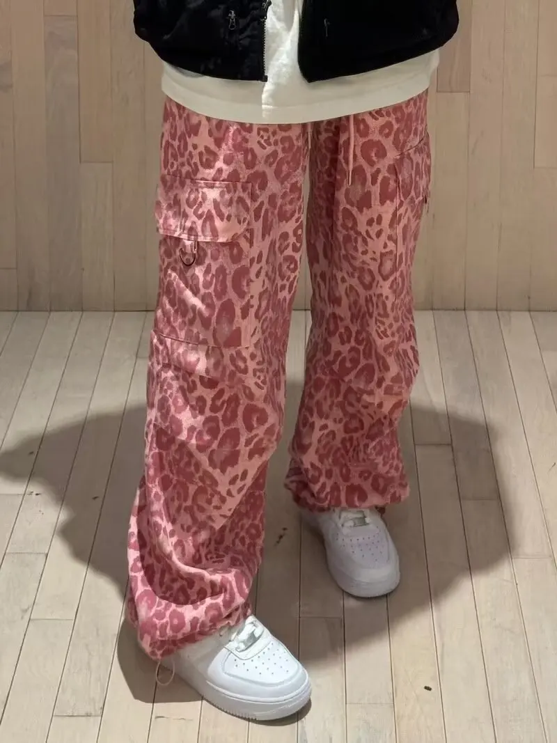 Pantalones de chándal con estampado de leopardo rosa para hombres y mujeres, pantalones de paracaídas holgados de Hip-hop, ropa de calle coreana americana, pantalones Cargo Y2k