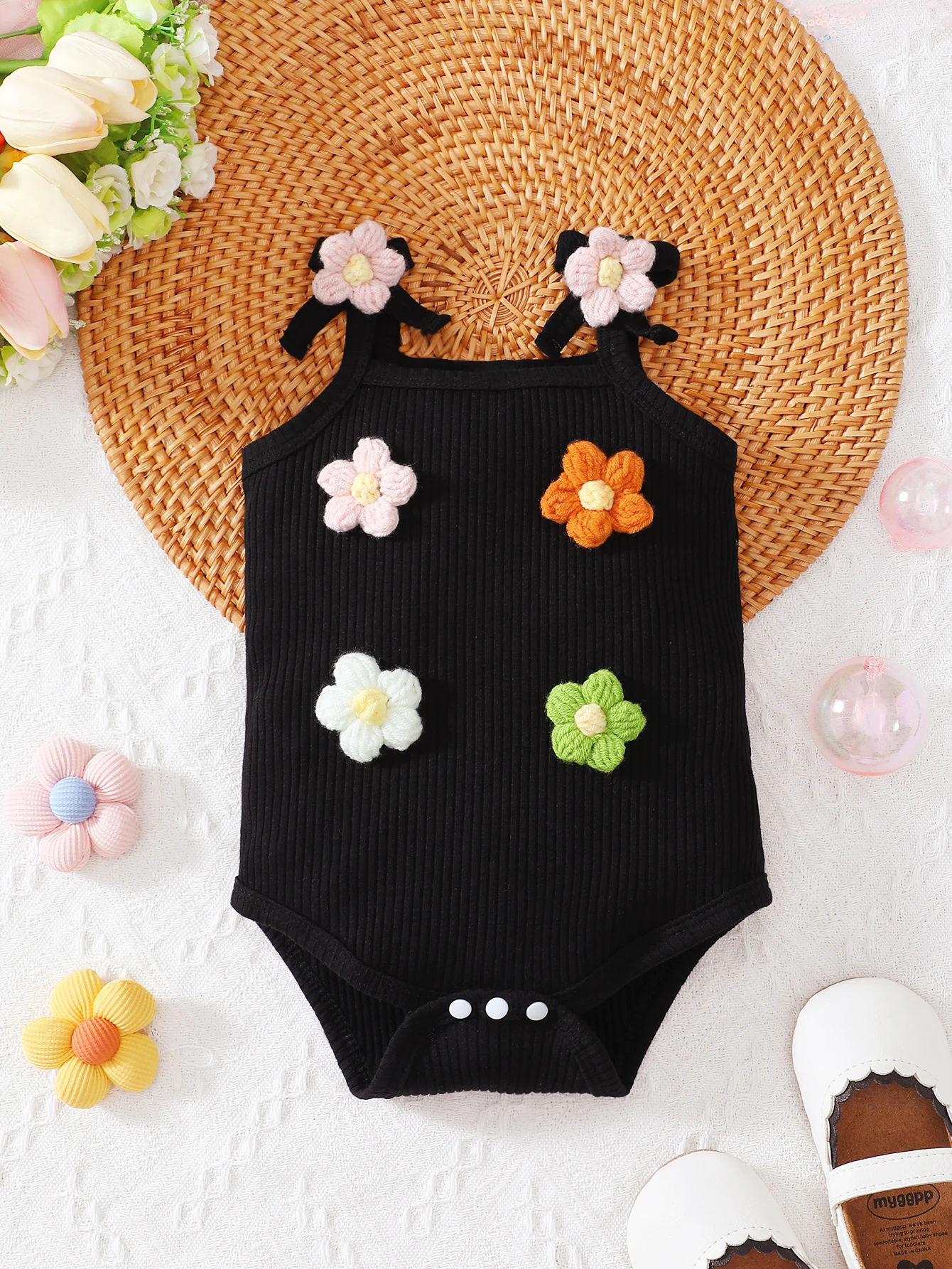 

Newborn Baby Girls' Summer Fashionable Handmade Dopamine Flower Strap Romper For Vacation