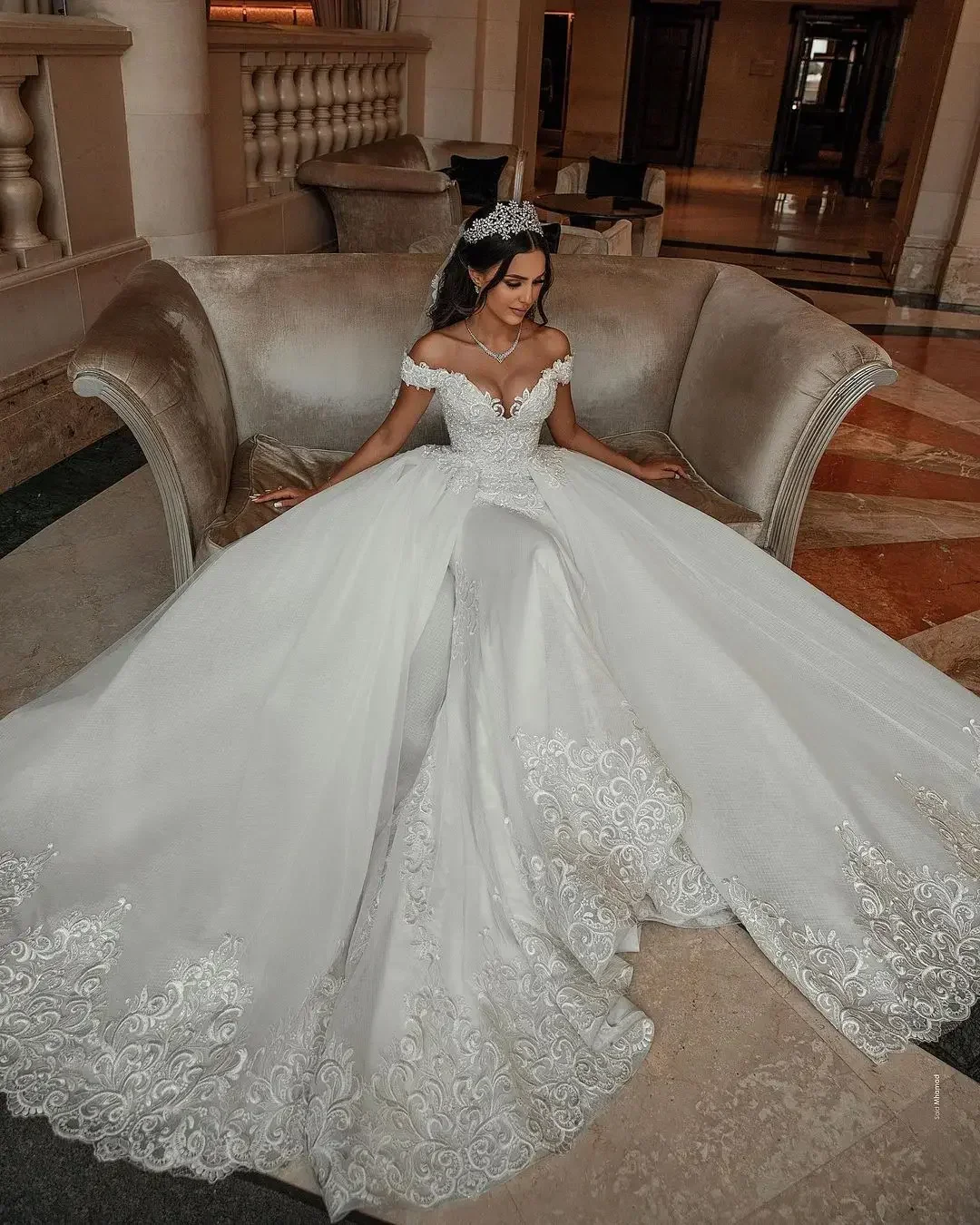 Vestidos de novia personalizados con hombros descubiertos, mangas cortas, Apliques de encaje, corpiño con cuentas, tren desmontable, adorno de encaje, vestido de novia