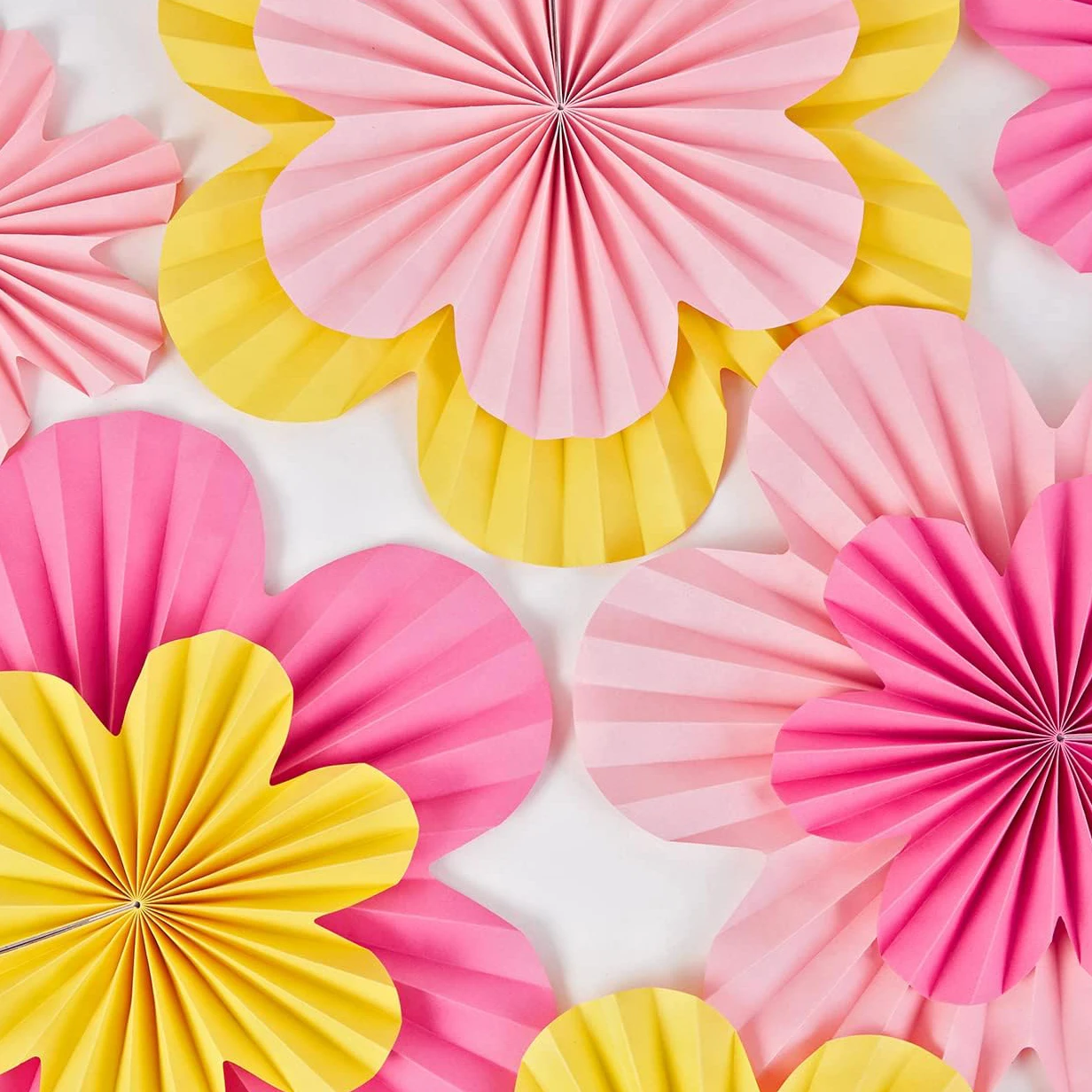 9Pcs/Set Easter Themed Hanging Paper Flowers Party Decoration Seasonal Fan Shaped Garlands for Easter Celebration