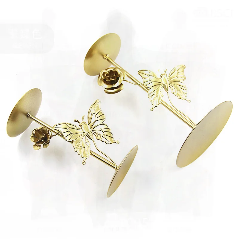 

Iron Gold Butterfly & Flower Candlestick Ornaments Wholesale Exquisite Desktop Aromatherapy Table Decor for Romantic Dinner