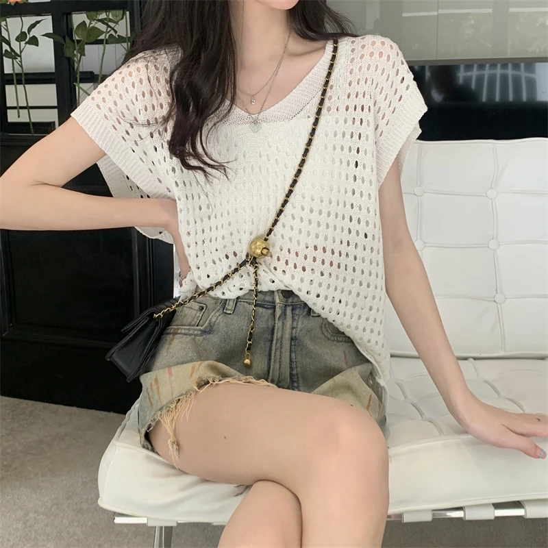 Crochet Sweater Vest for Women Openwork Sleeveless V-neck Open Knit Tanks and Camis Summer Basic Tops Outfit